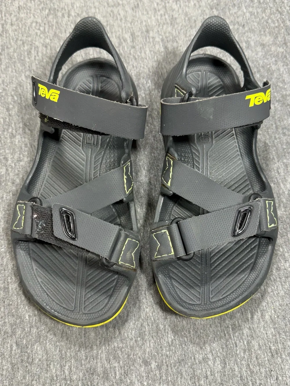 Teva Barracuda Sandals Kids/Youth Size 1 Waterproof Hiking Strappy Sandals